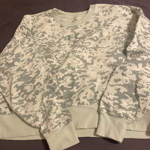 Under armour top small